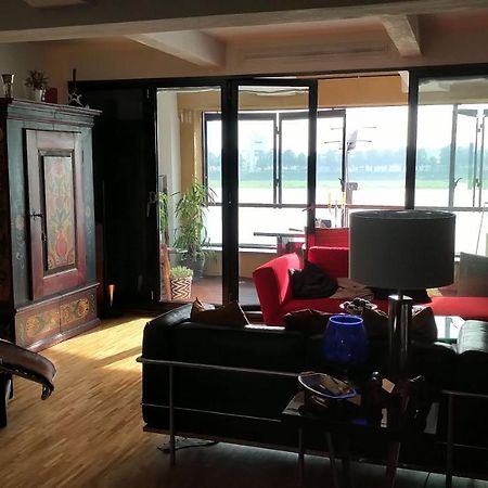 Grosszuegiges Zimmer Mit Badezimmer In Rheinwohnung Köln Eksteriør bilde