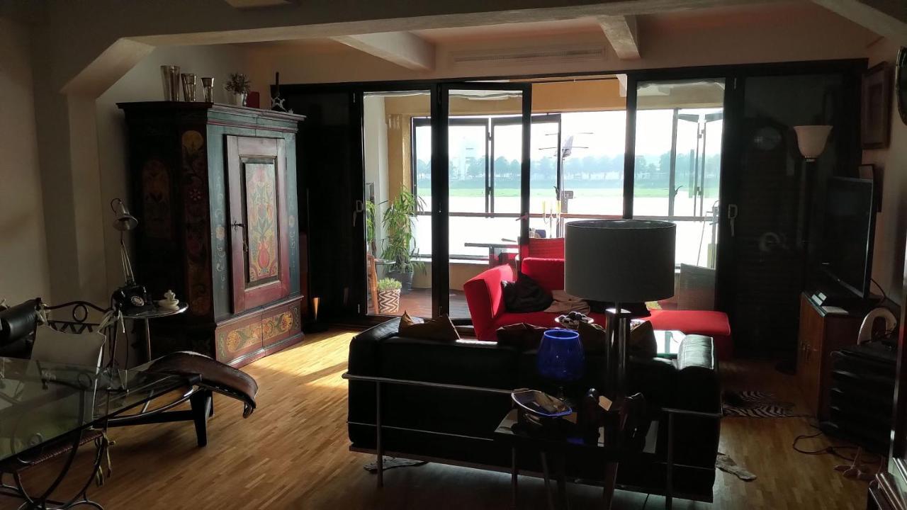 Grosszuegiges Zimmer Mit Badezimmer In Rheinwohnung Köln Eksteriør bilde