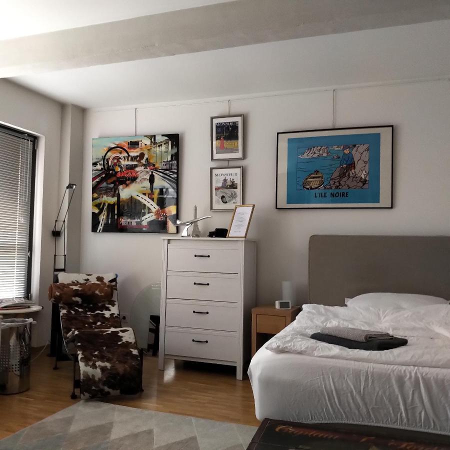 Grosszuegiges Zimmer Mit Badezimmer In Rheinwohnung Köln Eksteriør bilde